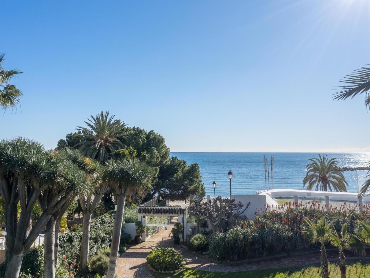 Espacioso En 1ª Linea De Playa Apartment Marbella