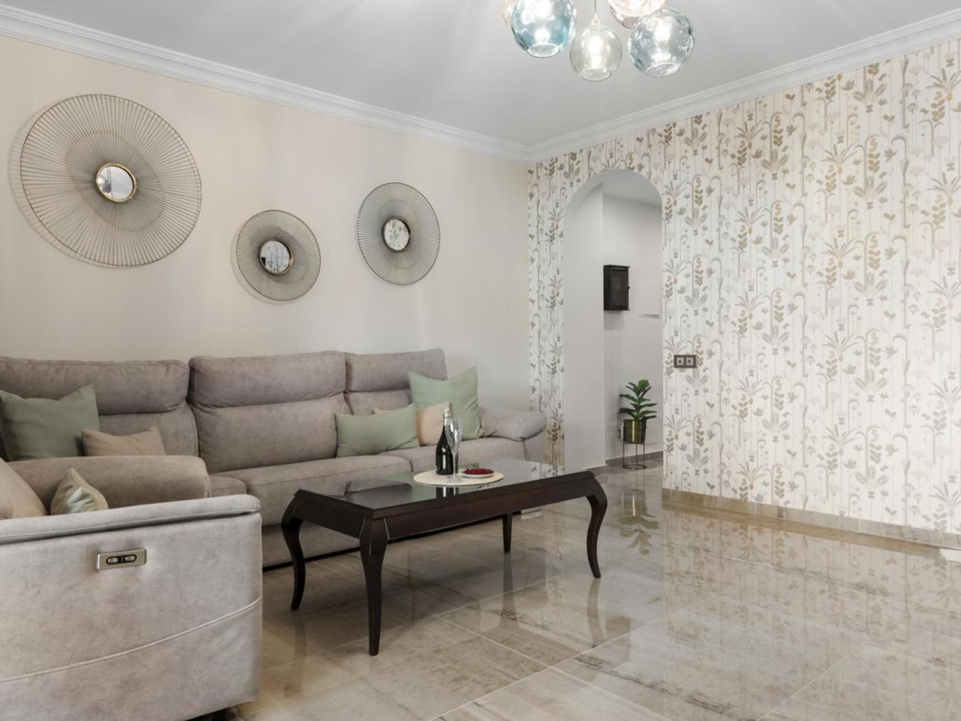Espacioso En 1ª Linea De Playa Apartment Marbella